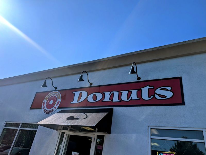 This Idaho Donut Shop Makes Its Donuts With Idaho Potatoes, And They Sell Out Early