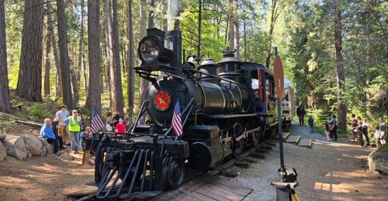 This Little-Known California Railroad Offers A Nostalgic Fall Train Ride Through Historic Gold Country