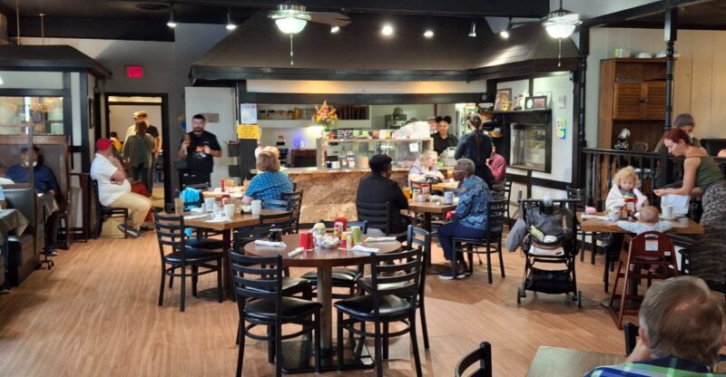 10 Hidden Breakfast Spots In Fayetteville, North Carolina Most Visitors Overlook
