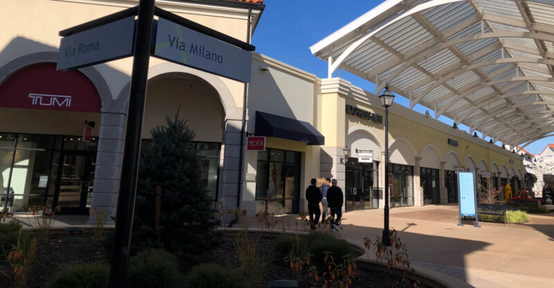 The Massive Outlet Mall In New York That Makes A Shopping Road Trip Feel Worthwhile