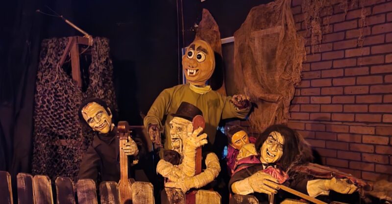Connecticut Has An Indoor Haunted Attraction And It’s Every Bit As Creepy As You’d Hope
