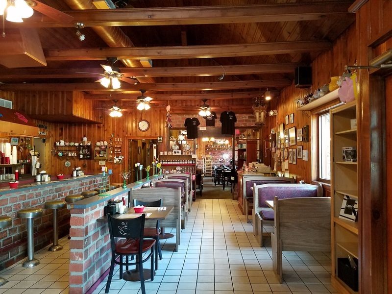 This Rustic Pennsylvania Country Diner Serves Pancakes Guests Call The Best They’ve Ever Had